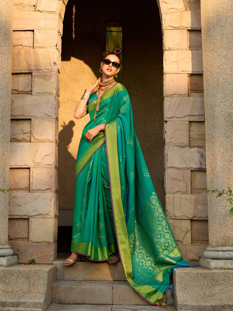 Piquant Grey Handloom Silk Weaving Contemporary Saree main image 1