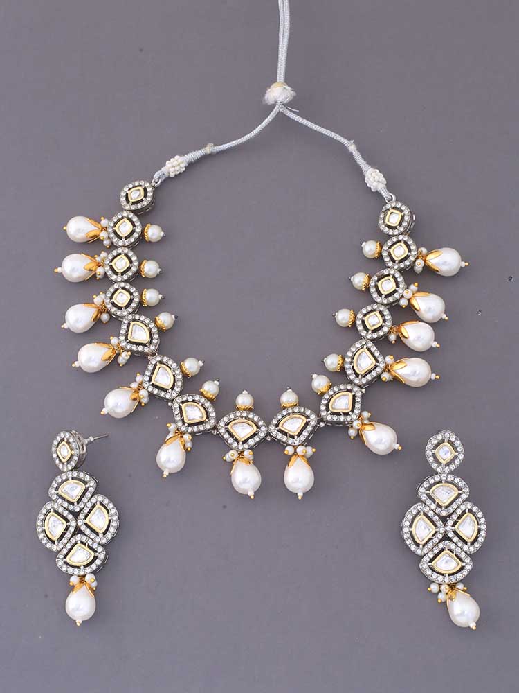 Ivory Vidha Jewellery Set