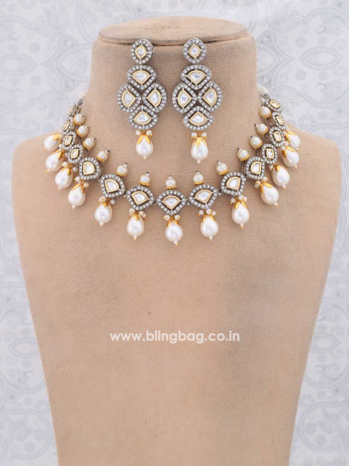 Ivory Vidha Jewellery Set