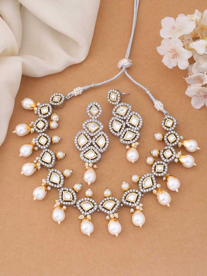 Ivory Vidha Jewellery Set