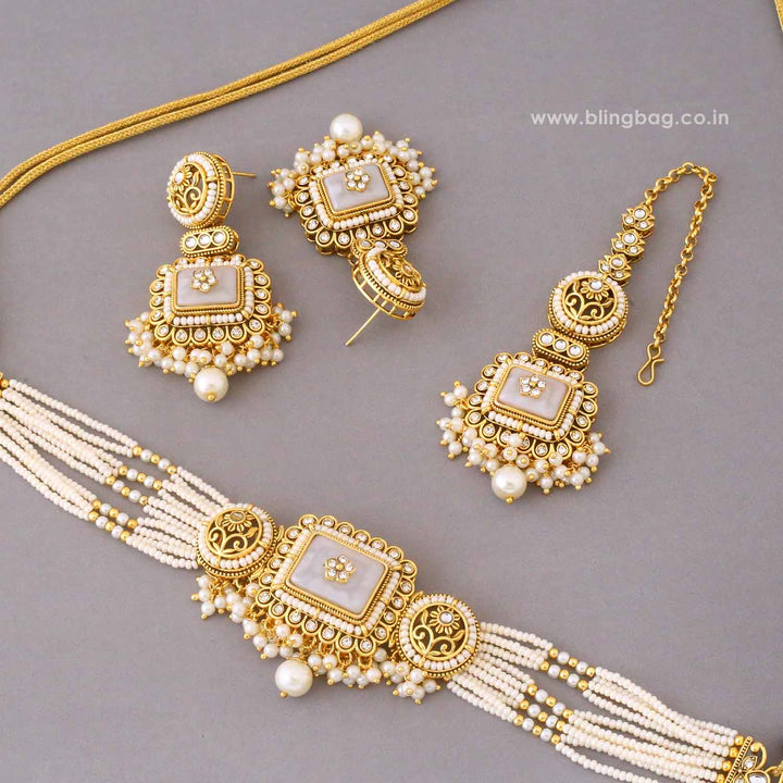 Ivory Siyashi Kundan Jewellery Set