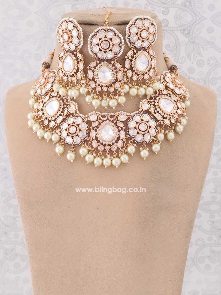 Golden Dhurvita Kundan Jewellery Set