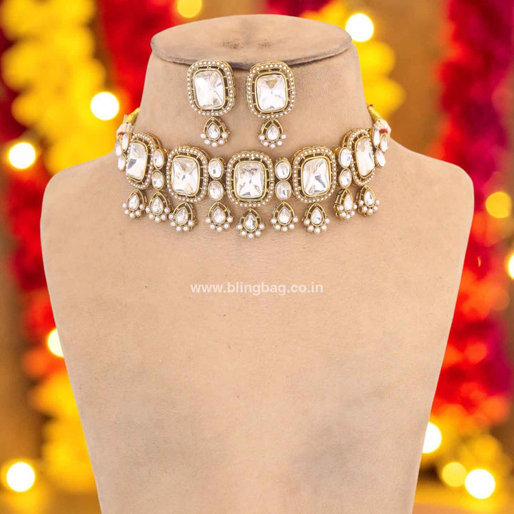 Golden Asmina Kundan Jewellery Set