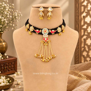 Black Ruhika Kundan Jewellery Set