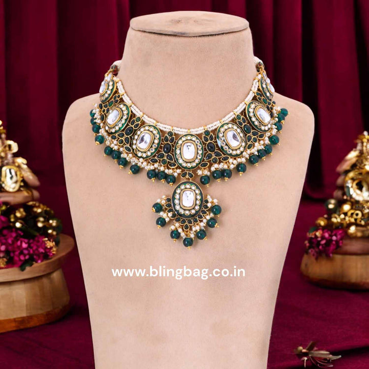 Emerald Aachal Kundan Jewellery Set