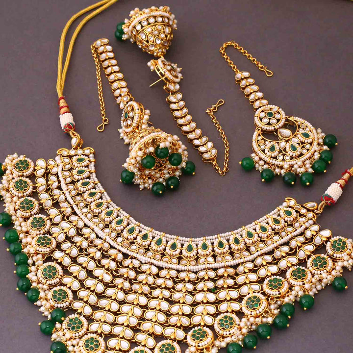Emerald Aarya Kundan Jewellery Set