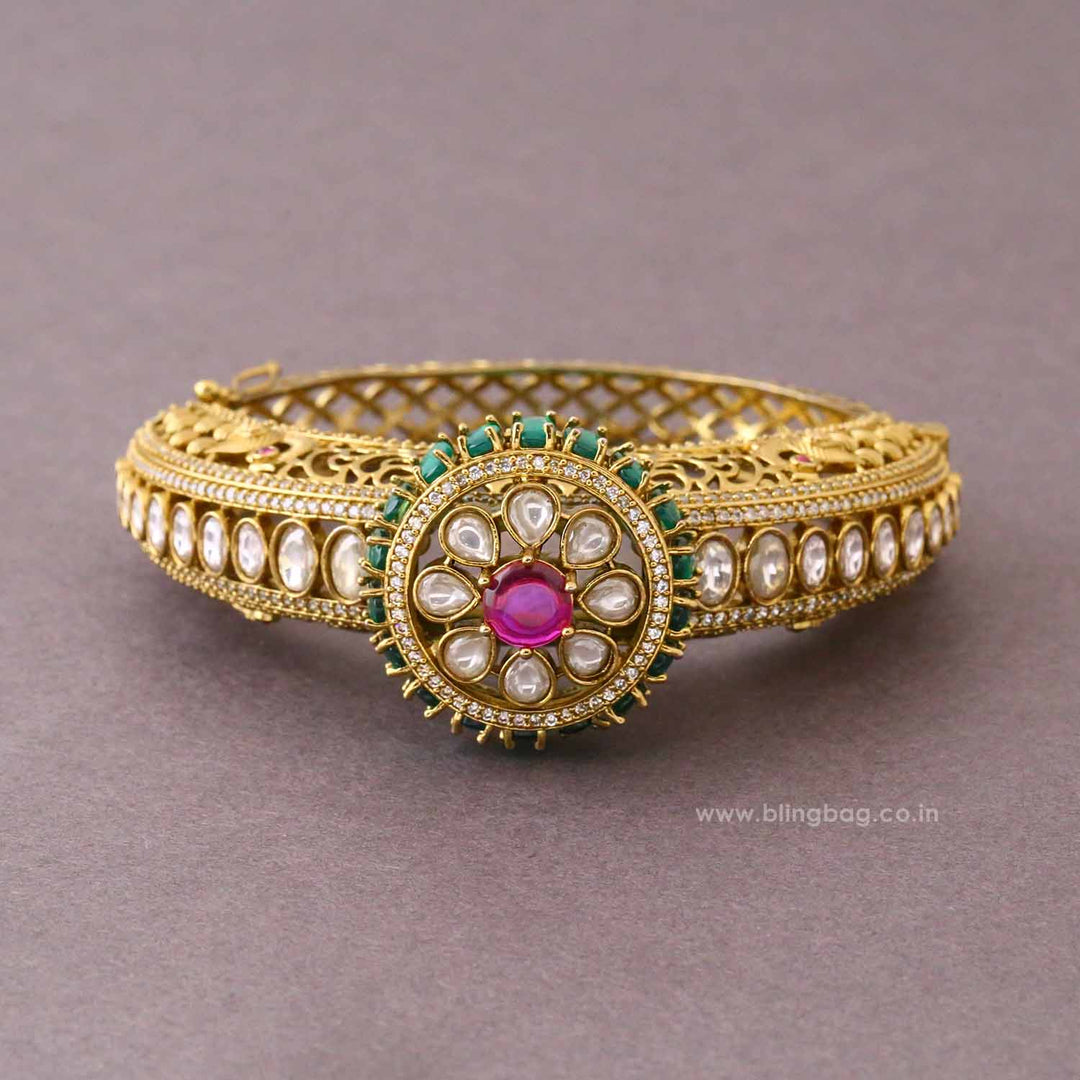 Emerald Aashira Antique Kada