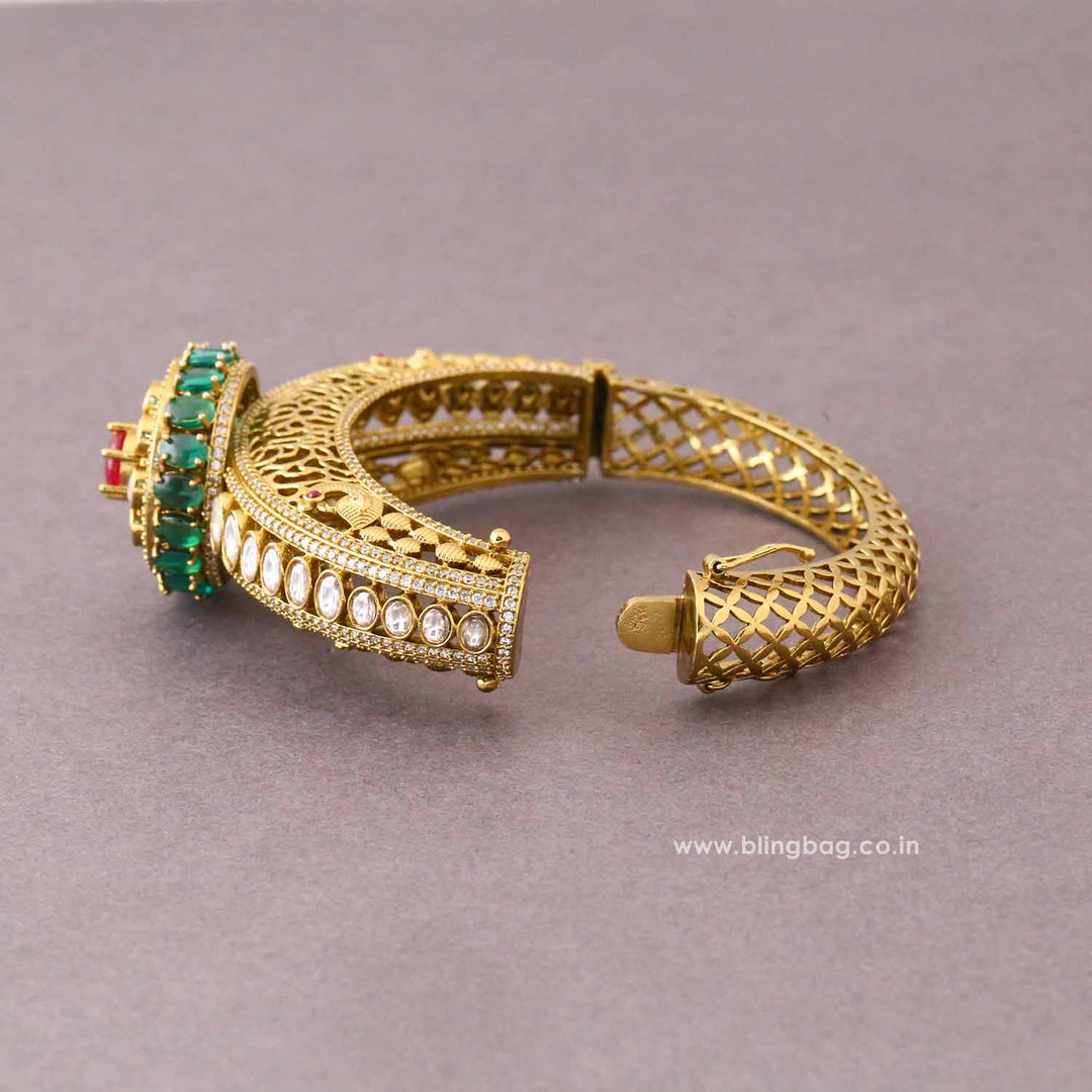 Emerald Aashira Antique Kada