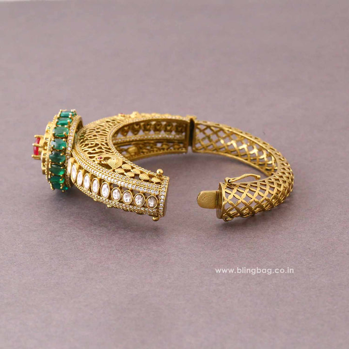 Emerald Aashira Antique Kada