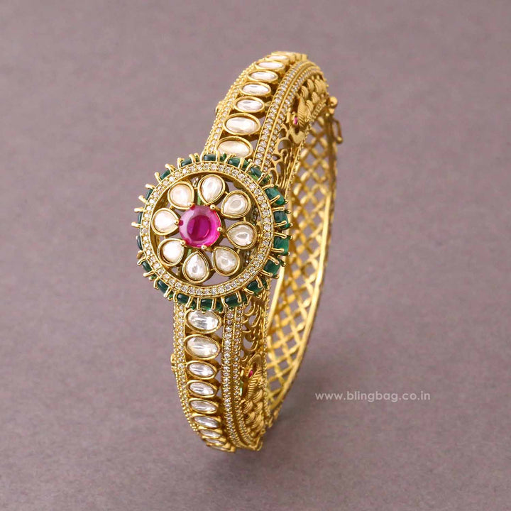 Emerald Aashira Antique Kada