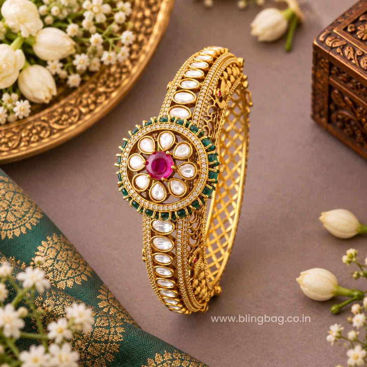 Emerald Aashira Antique Kada