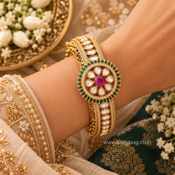 Emerald Aashira Antique Kada