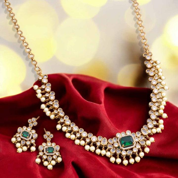 Emerald Aavanya Antique Jewellery Set- New Arrival