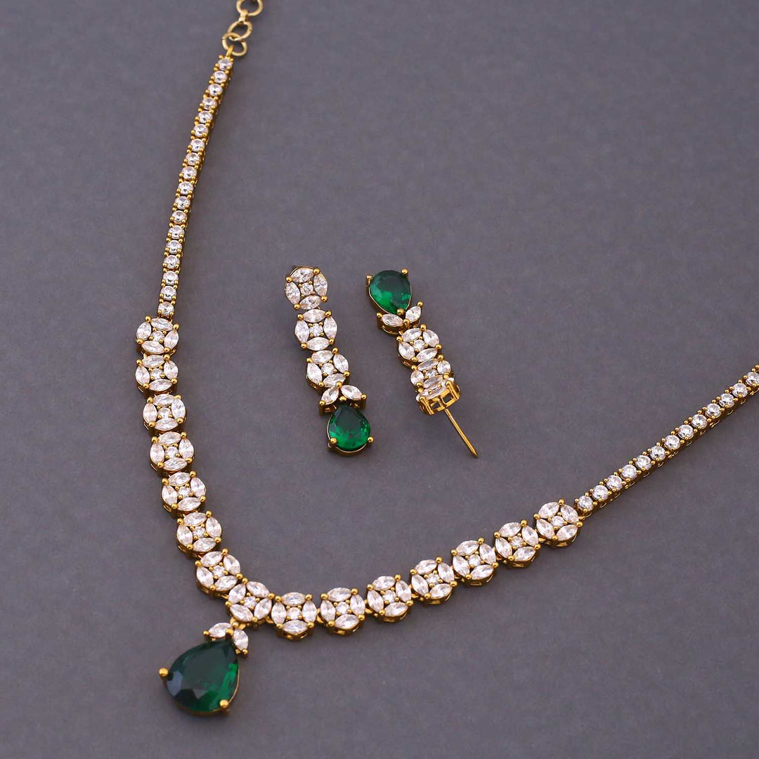 Emerald Aayina Victorian Jewellery Set - New Arrival
