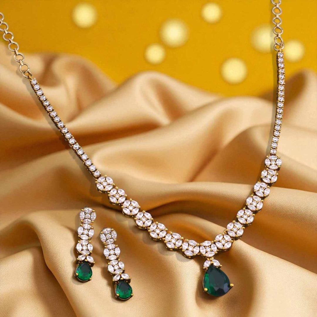 Emerald Aayina Victorian Jewellery Set - New Arrival
