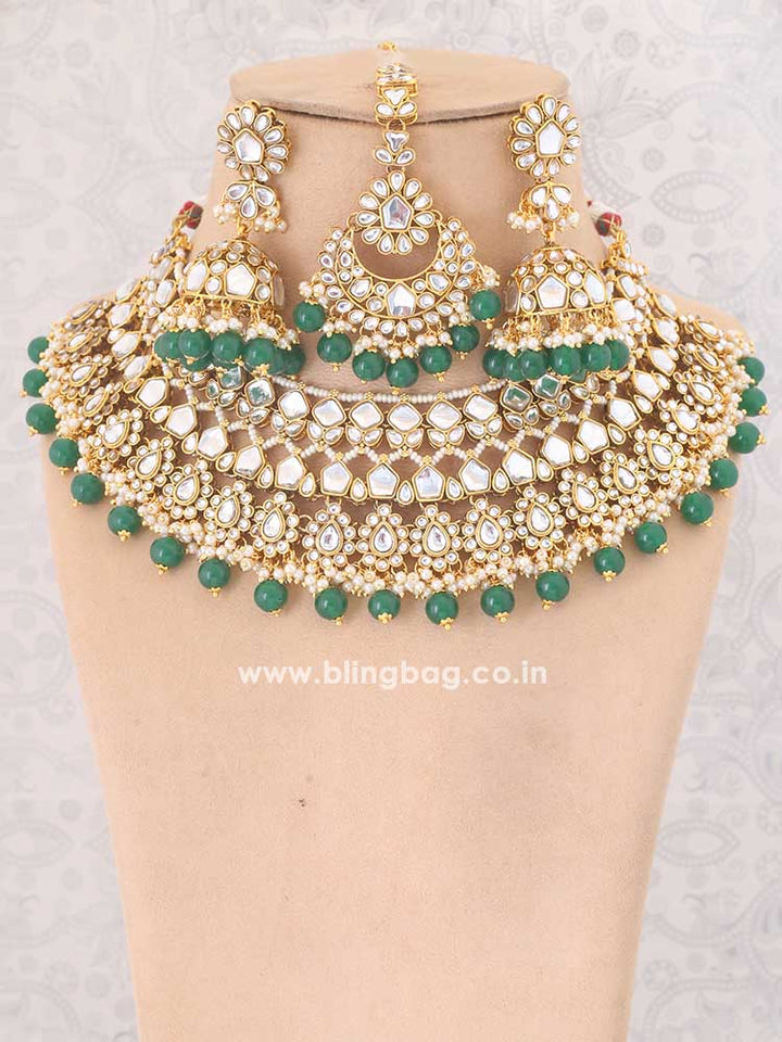 Emerald Abhaya Kundan Jewellery Set