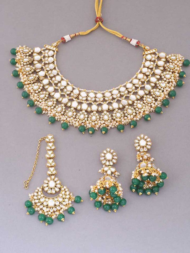 Emerald Abhaya Kundan Jewellery Set