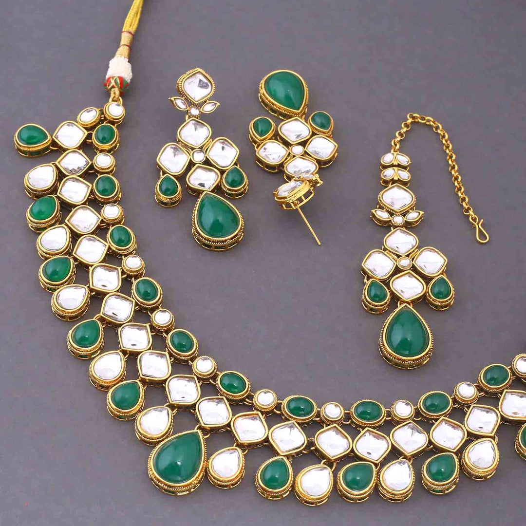 Emerald Ahlami Kundan Jewellery Set