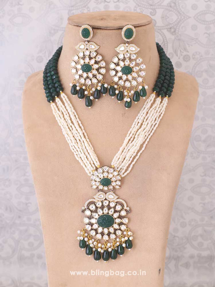 Emerald Aiden Kundan Jewellery Set