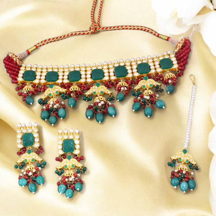 Emerald Altair Kundan Jewellery Set