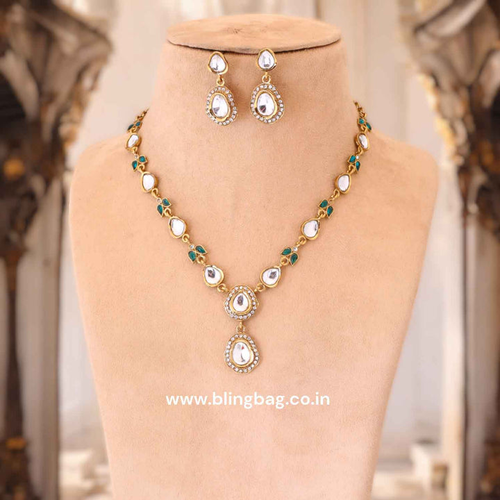 Emerald Ambikaa Kundan Jewellery Set