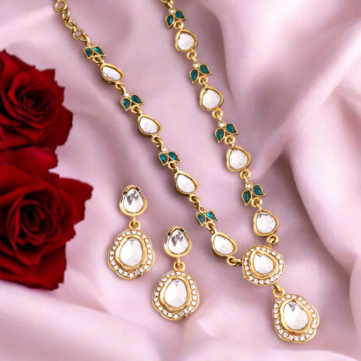 Emerald Ambikaa Kundan Jewellery Set