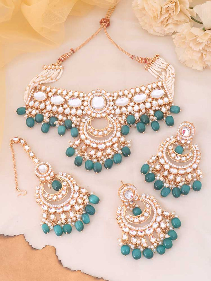 Emerald Arpani Kundan Jewellery Set