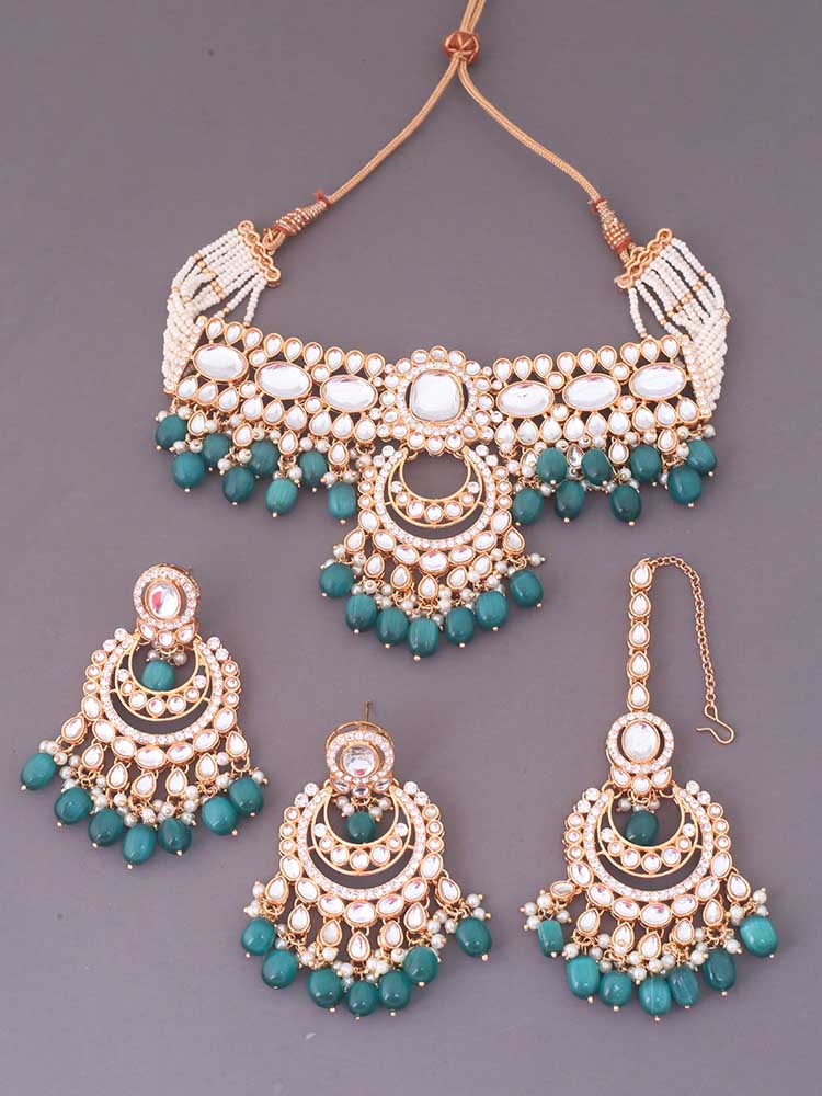Emerald Arpani Kundan Jewellery Set