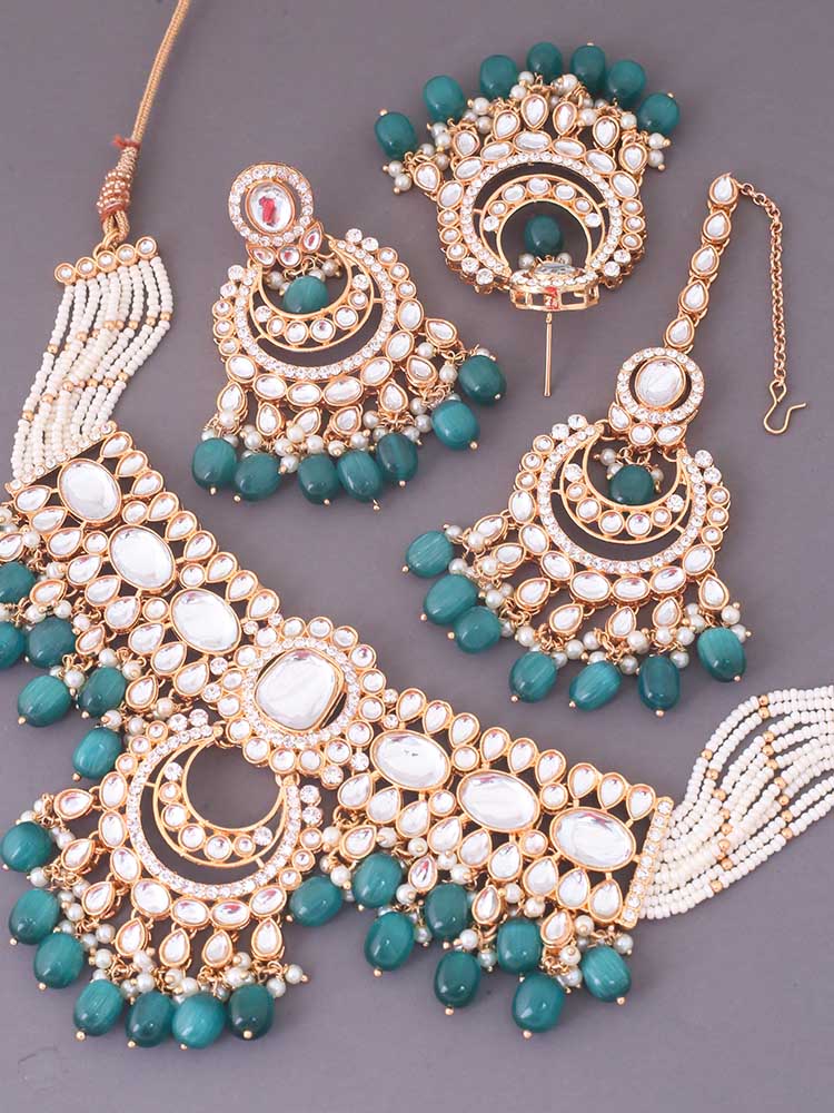 Emerald Arpani Kundan Jewellery Set