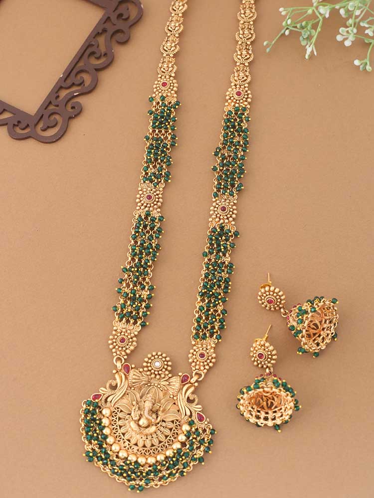 Emerald Avaneesh Jewellery Set