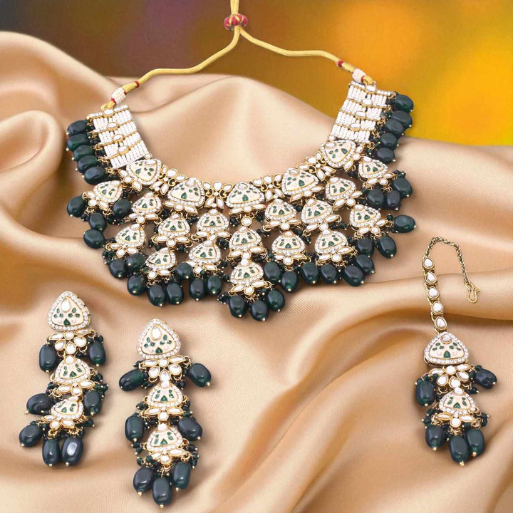 Emerald Ayshana Kundan Jewellery Set