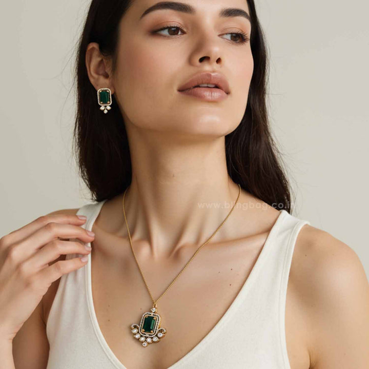 Emerald Belliora Pendant Set