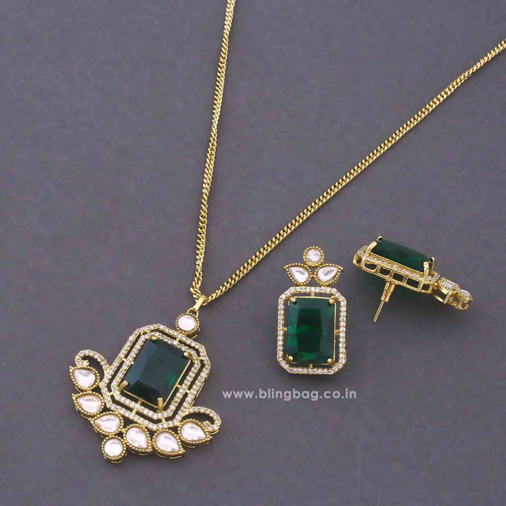 Emerald Belliora Pendant Set