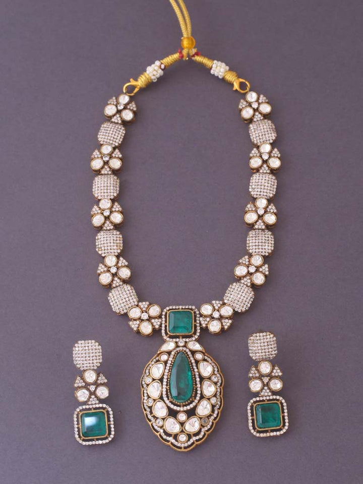 Emerald Bessie Zirconia Jewellery Set