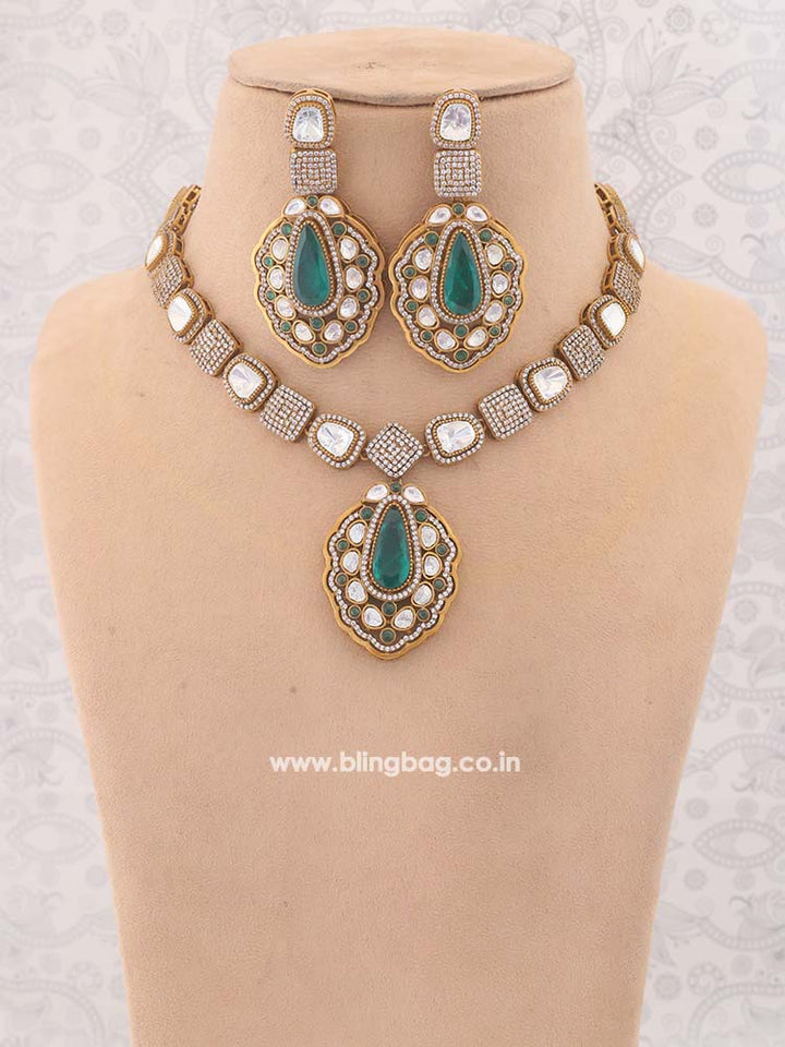 Emerald Blathnaid Jewellery Set