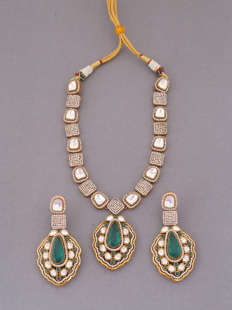Emerald Blathnaid Jewellery Set