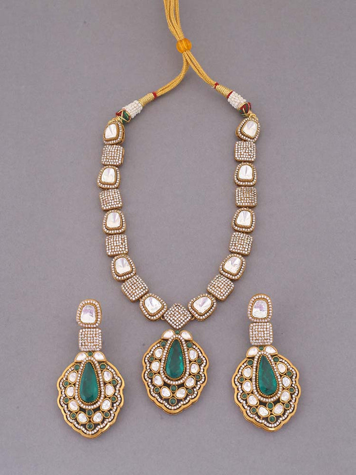 Emerald Blathnaid Jewellery Set