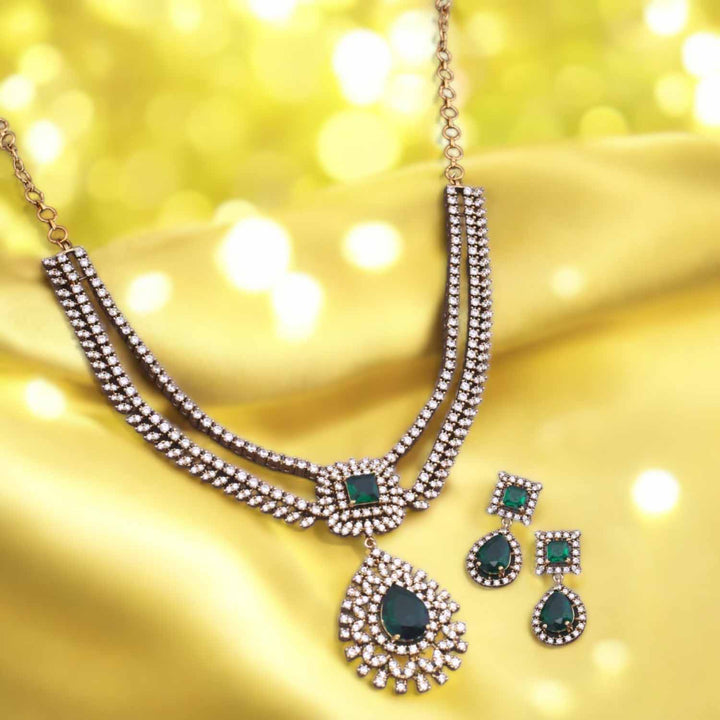 Emerald Callee Victorian Jewellery Set - New Arrival