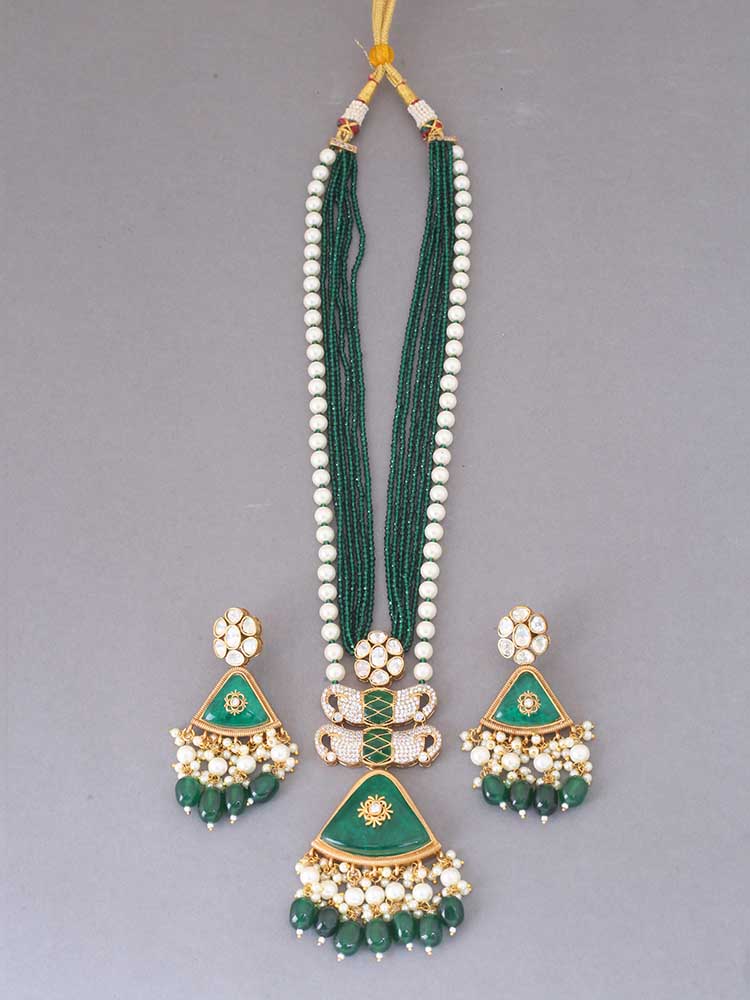 Emerald Caoimhe Kundan Jewellery Set