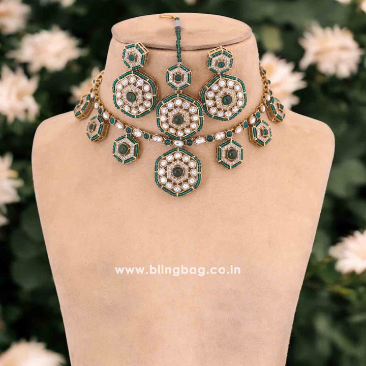 Emerald Caroliya Kundan Jewellery Set