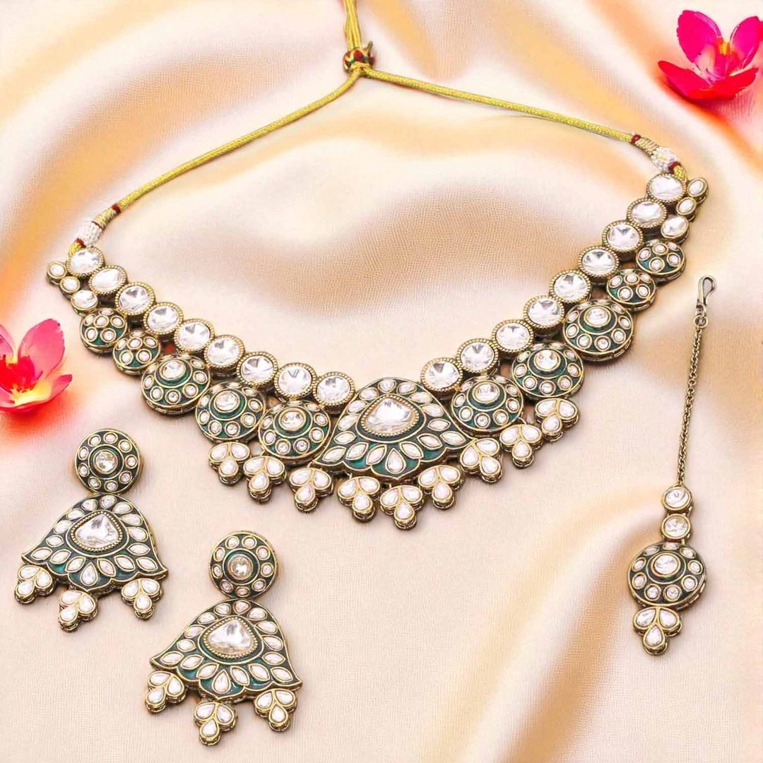 Emerald Chaitanya Kundan Jewellery Set