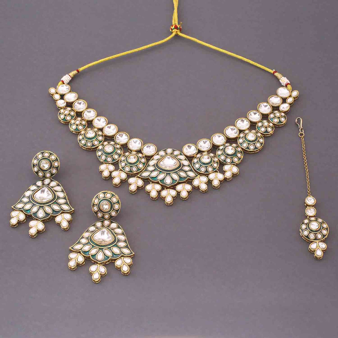 Emerald Chaitanya Kundan Jewellery Set