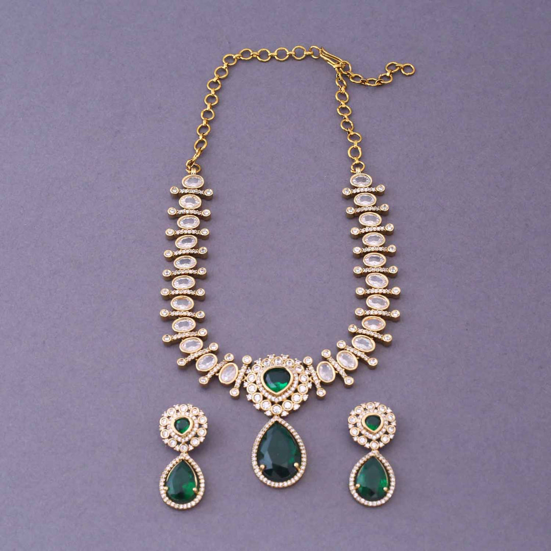 Emerald Clamen Victorian Jewellery Set -New Arrival