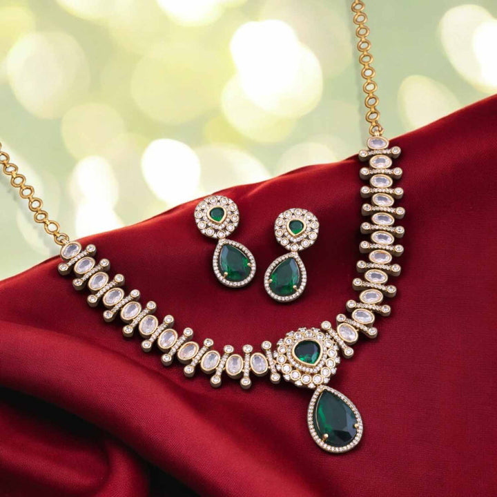 Emerald Clamen Victorian Jewellery Set -New Arrival