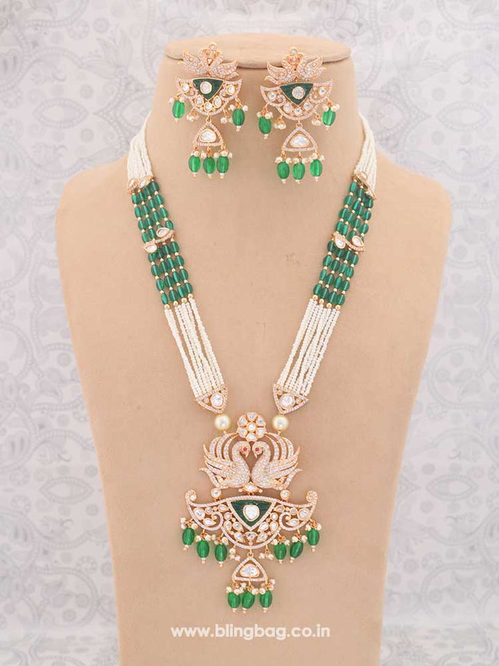 Emerald Cleva Kundan Jewellery Set