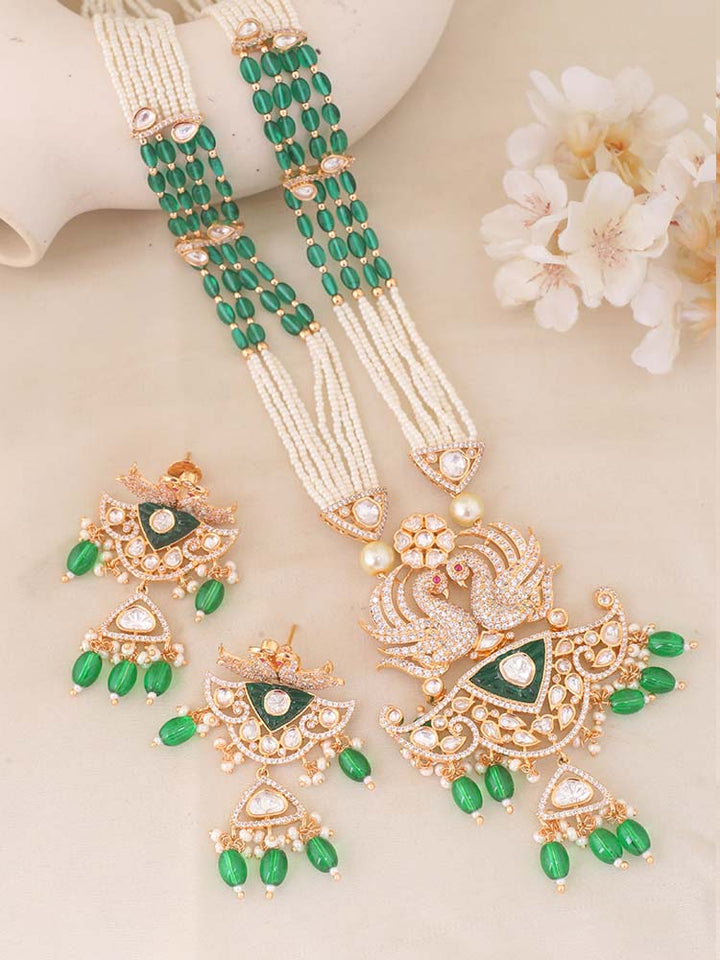 Emerald Cleva Kundan Jewellery Set