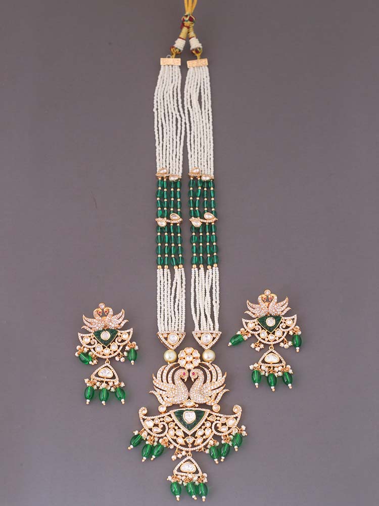 Emerald Cleva Kundan Jewellery Set