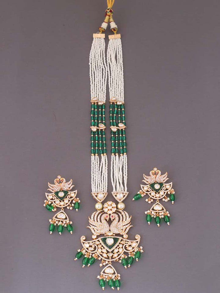 Emerald Cleva Kundan Jewellery Set
