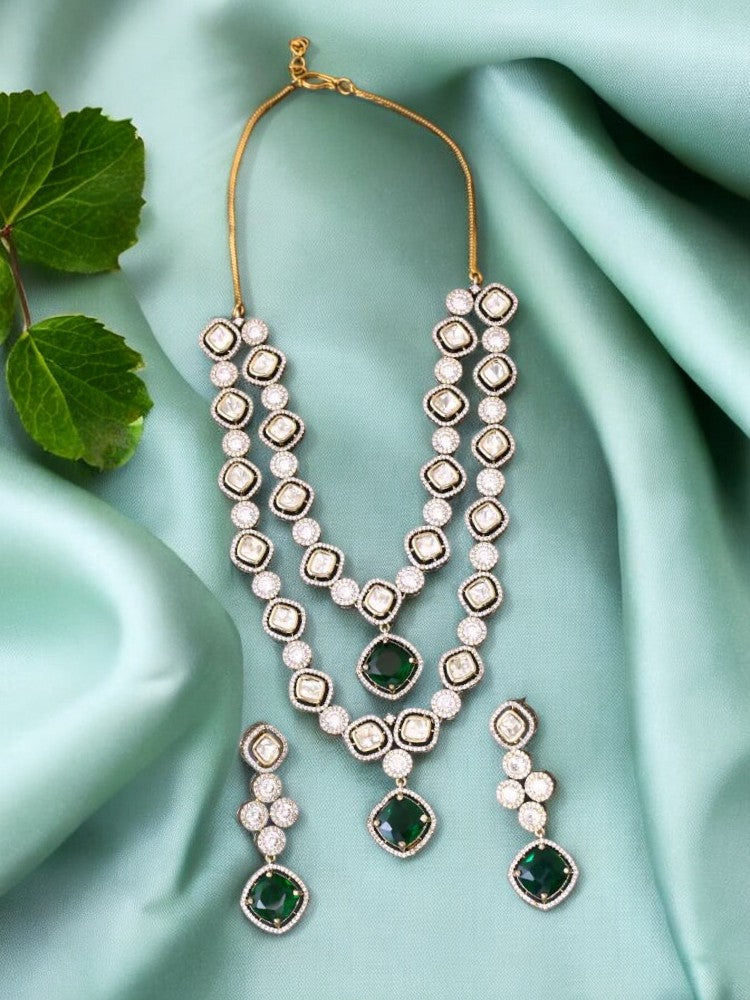 Emerald Daiko Victorian Jewellery Set