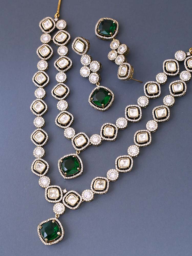 Emerald Daiko Victorian Jewellery Set